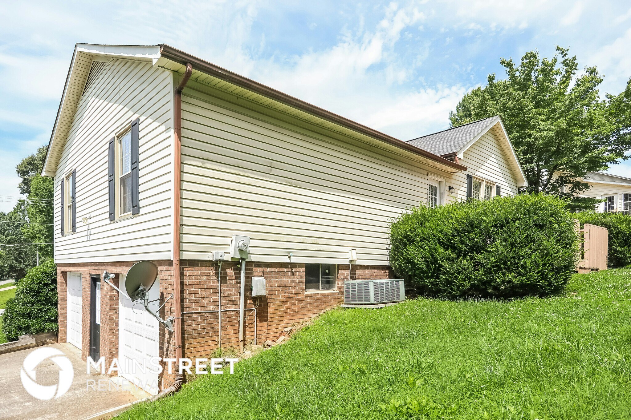 Building Photo - 1001 Sequoia Dr