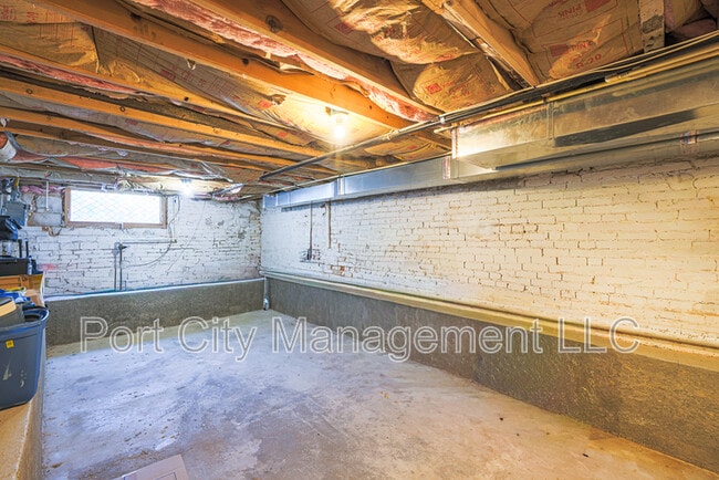 Building Photo - 27 N East Ave