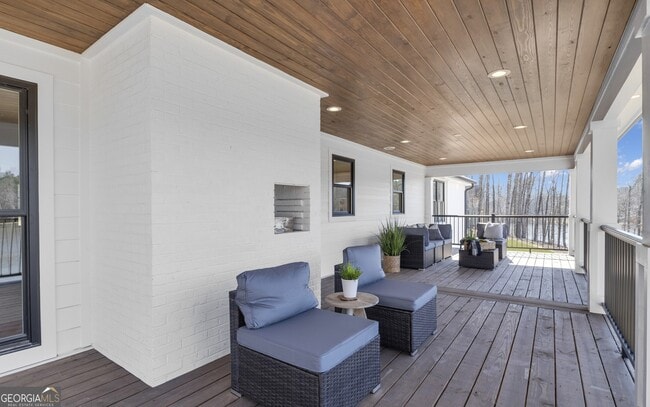 Building Photo - 459 Lester road