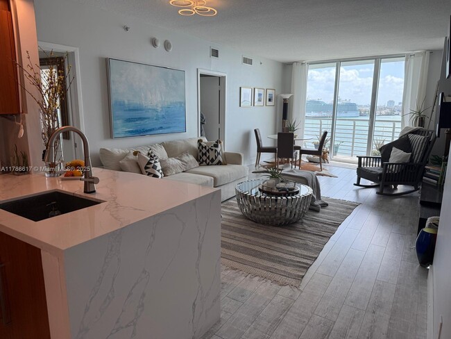 Building Photo - 335 S Biscayne Blvd