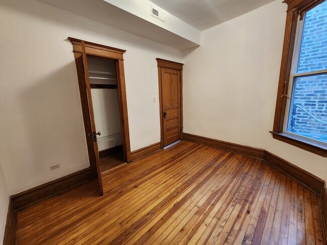 Building Photo - 2404 W Superior St