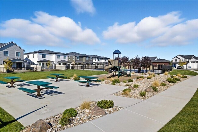 Building Photo - BRAND NEW Spacious 3 Bed 2.5 Bath + Office Townhouse