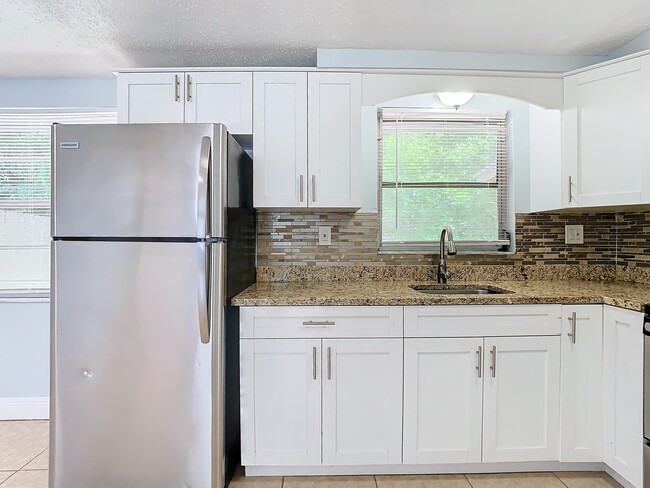 Building Photo - 1525 Swordbill Dr