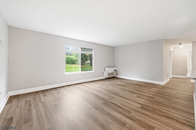 Building Photo - 111 Aimwick Ct