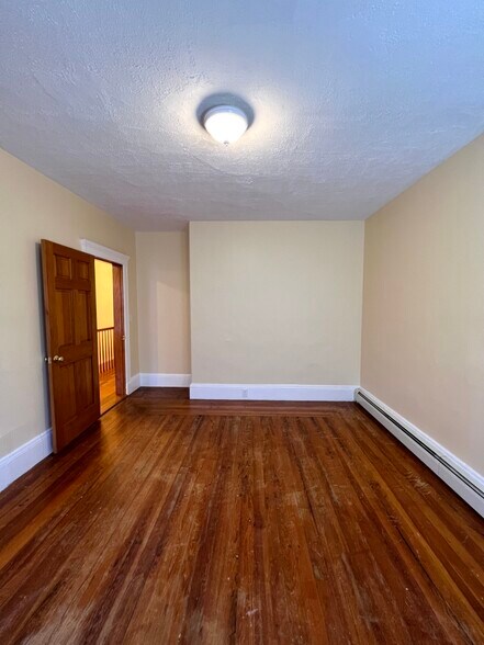 Building Photo - 225 Holland St