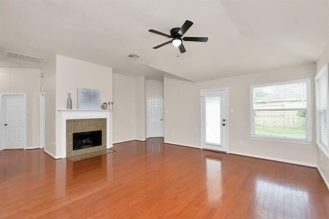 Building Photo - 16510 Bluff Springs Dr