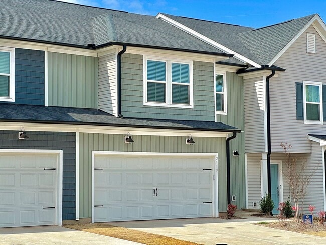 Building Photo - Spacious 3BD Townhome in Solana | 2-Car Garage | Pool, Gym & More