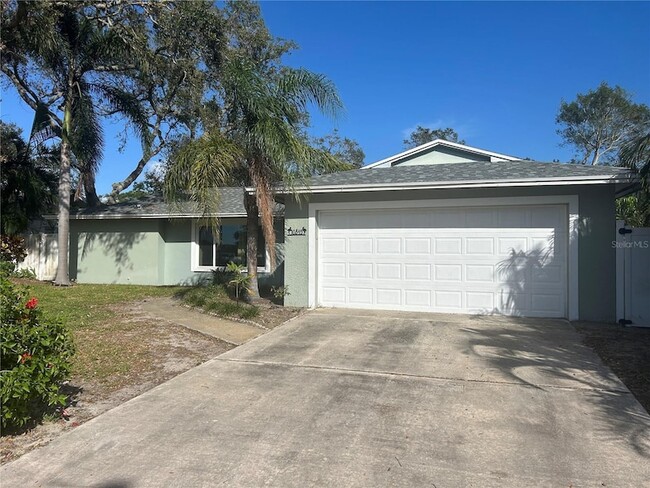 Primary Photo - 10845 Del Prado Dr E