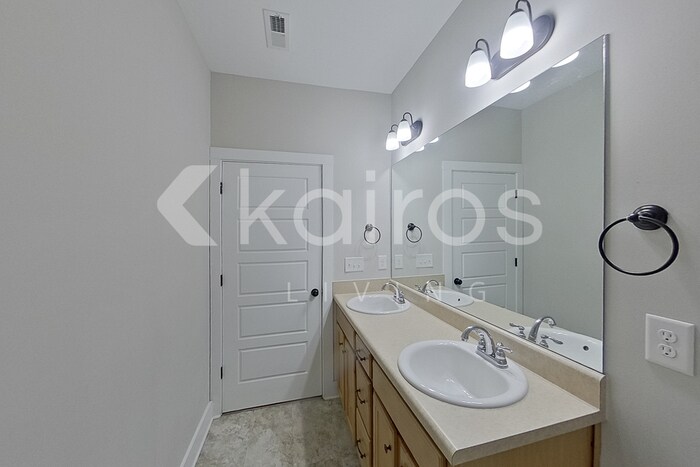 Building Photo - 66 Maple Leaf Dr