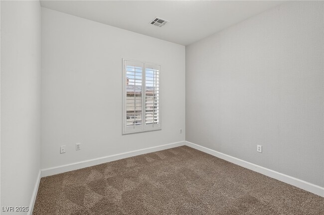 Building Photo - 133 Coronation Ave