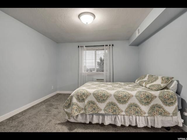 Building Photo - 5660 Meadow Ln