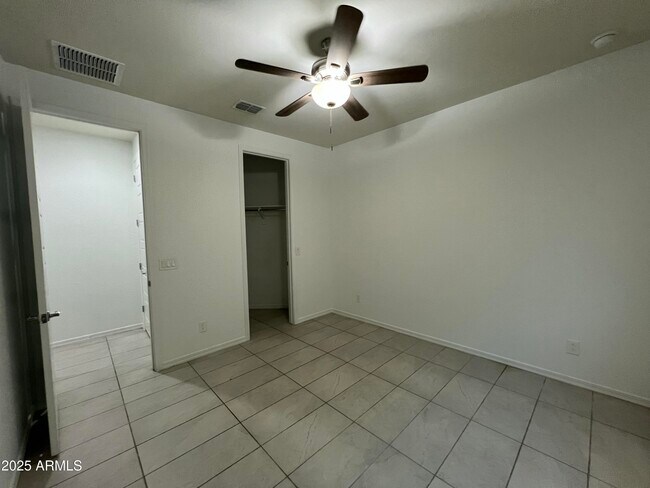 Building Photo - 8757 W Rancho Dr