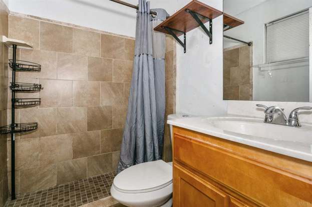 Building Photo - 9 Gentian Dr