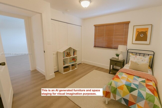 Building Photo - 357 N Royal Poinciana Blvd