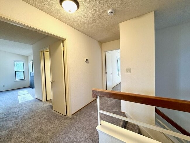 Building Photo - Beautiful Well Kept 3 bedroom for Rent - Folsom