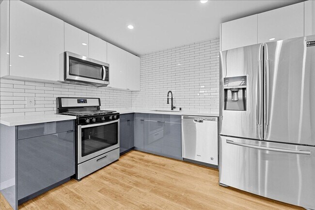 Building Photo - 941 Normandie Ave