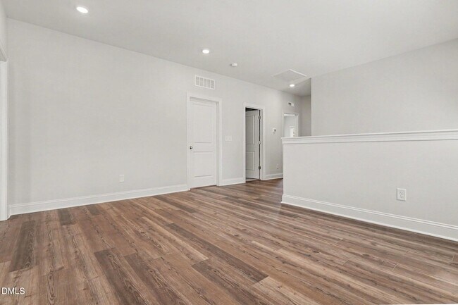 Building Photo - 321 Golden Trace Dr