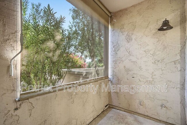 Building Photo - 9708-9708 E Vía Linda