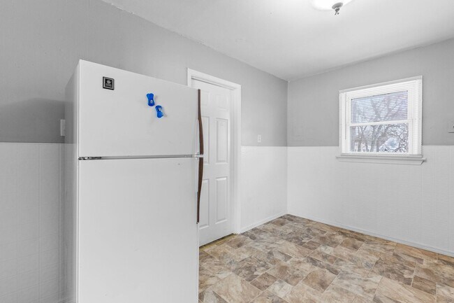 Building Photo - 8433 1st St