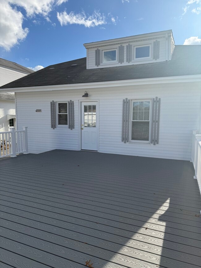 Building Photo - 33 Rosegarden St