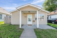 Building Photo - Cute Two Bedroom Home