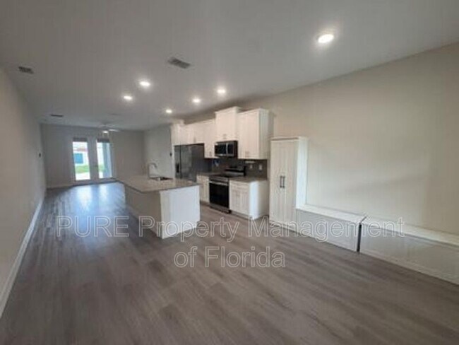 Building Photo - 13831 SW 33rd Terrace