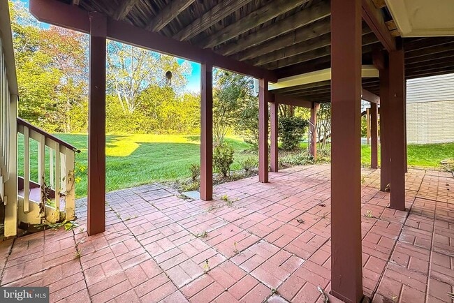 Building Photo - 47497 Saulty Dr