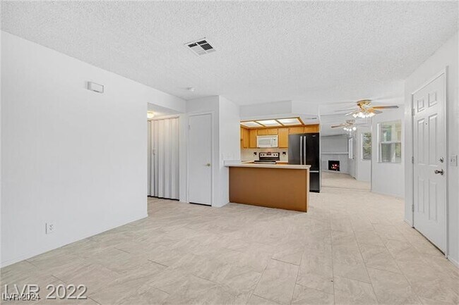 Building Photo - 1400 Cinder Rock Dr