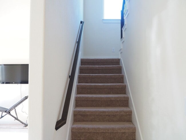 Building Photo - 4317 Swallow Dr