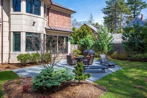 Building Photo - 1580 Beacon St