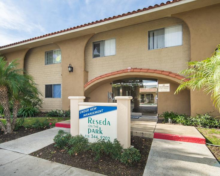 Building Photo - Reseda On The Park