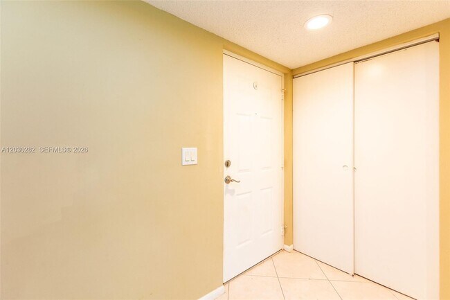 Building Photo - 5721 Riverside Dr