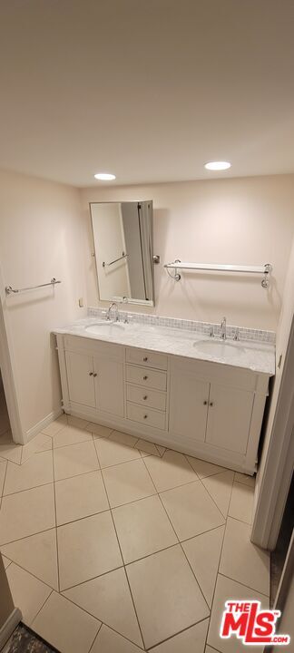 Building Photo - 17087 Palisades Cir