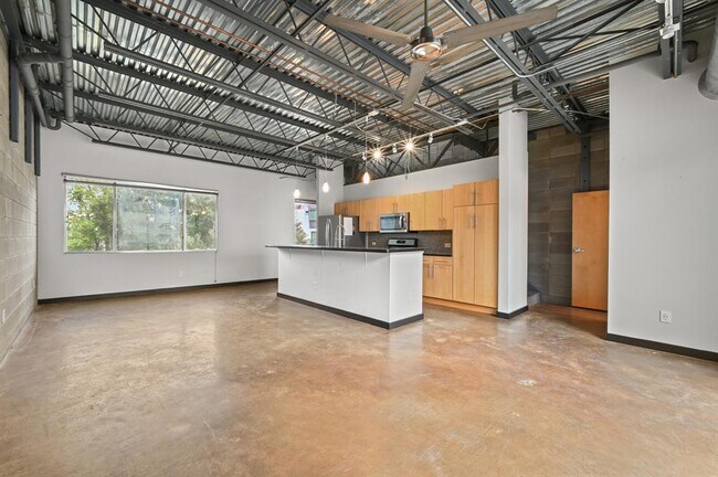 Building Photo - 4801 S Congress Ave