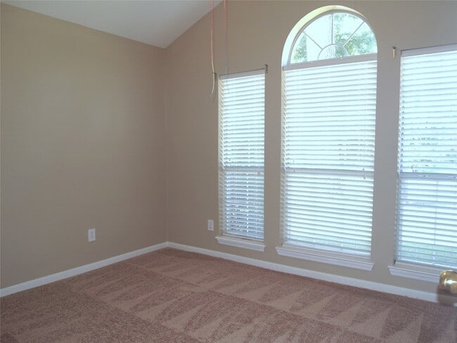 Building Photo - 20838 Kings Clover Ct