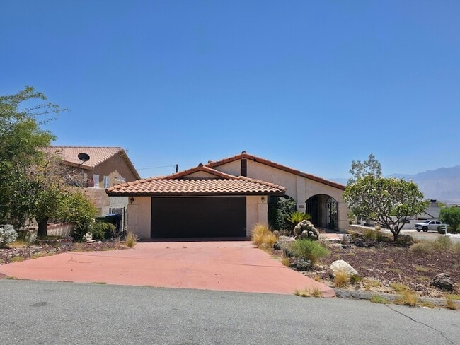 Building Photo - 12800 Avenida Alta Loma