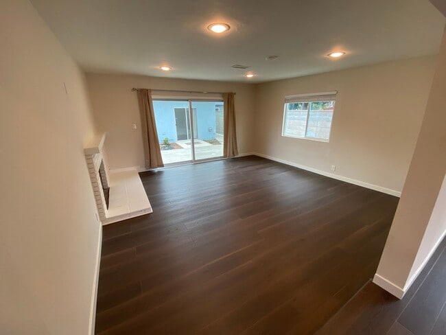 Building Photo - Beautifully Updated Home in the Heart of Central Torrance + Bonus Unit