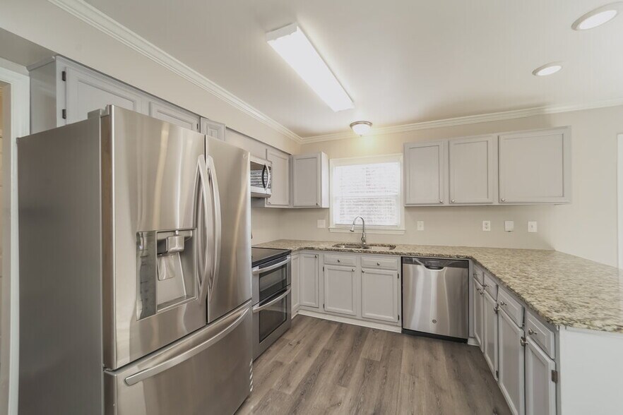 Building Photo - 7100 Falconwood Ct