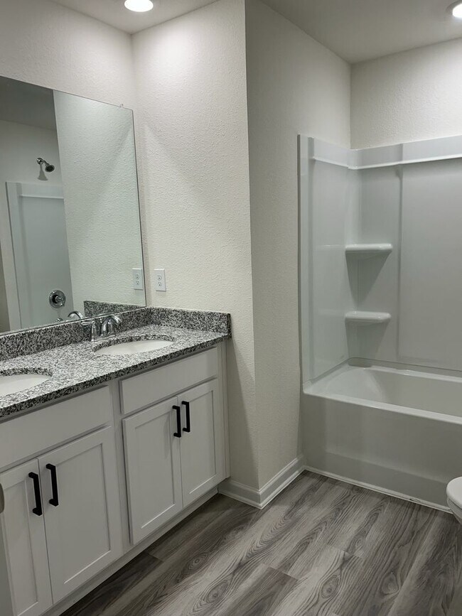 Building Photo - 4BR/2BA Gulf Shores home with community pool