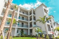 Building Photo - 15275 Grn Acrs Ave