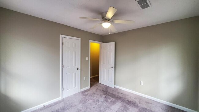 Building Photo - 180 N Burson Ave