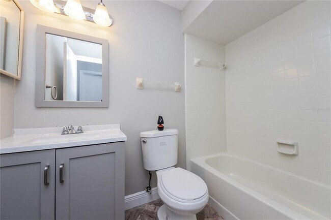 Building Photo - 660 McKinley Ct