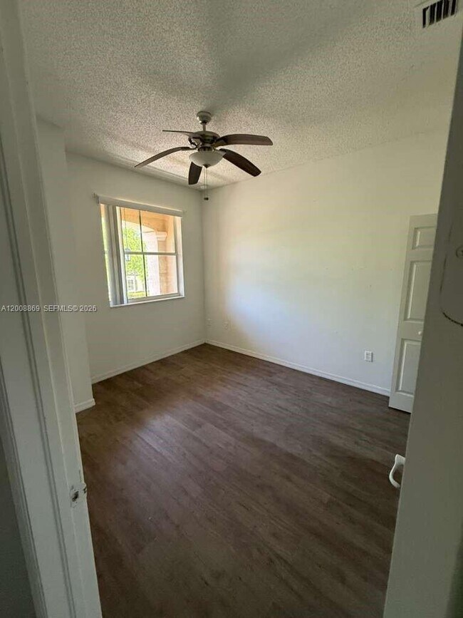 Building Photo - 2311 NE 42nd Cir