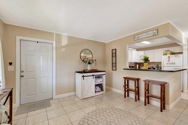 Building Photo - 2305 Lowson Blvd