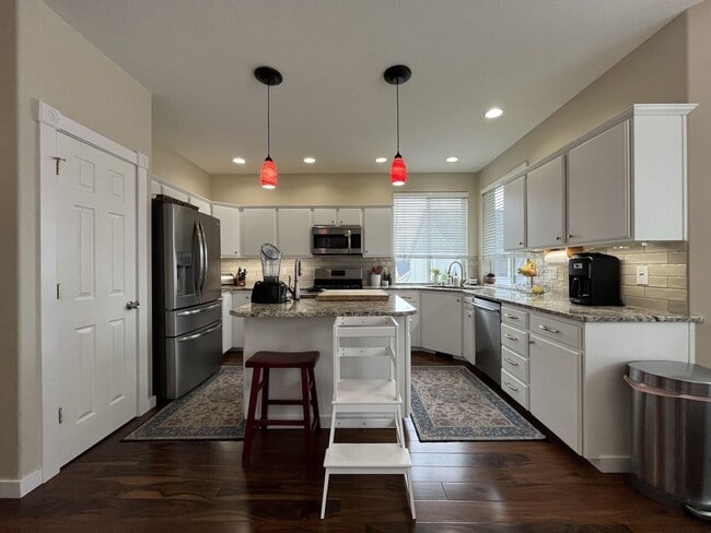 Building Photo - Elegant 5BR + Bonus Room Home with Bay Windows, Entertainment Room & Oversized Primary Retreat