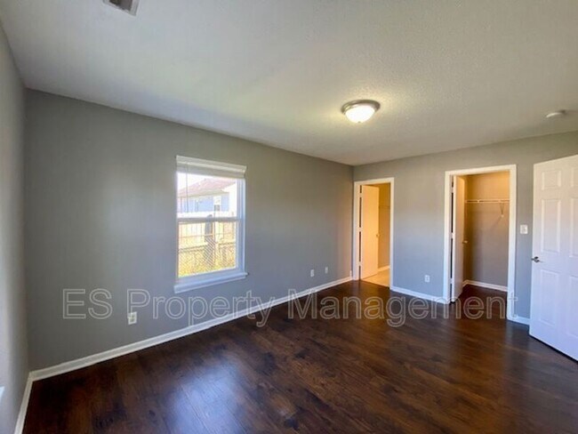 Building Photo - 4028 Dogwood Ln