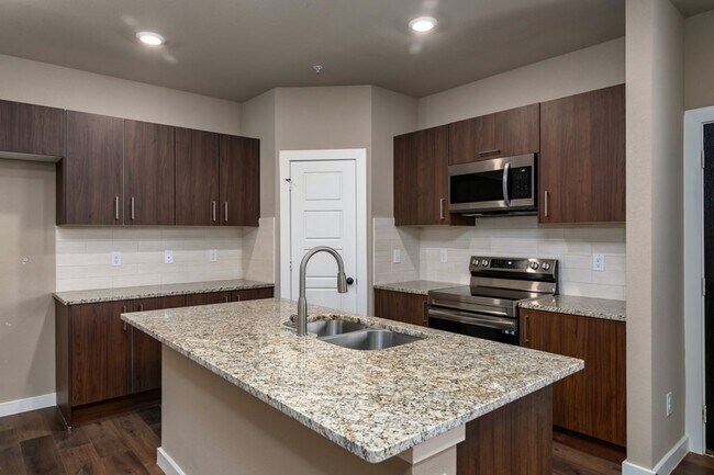 Building Photo - GORGEOUS 2 BEDROOM FOUR PLEX LOCATED IN MIDLOTHIAN ISD!