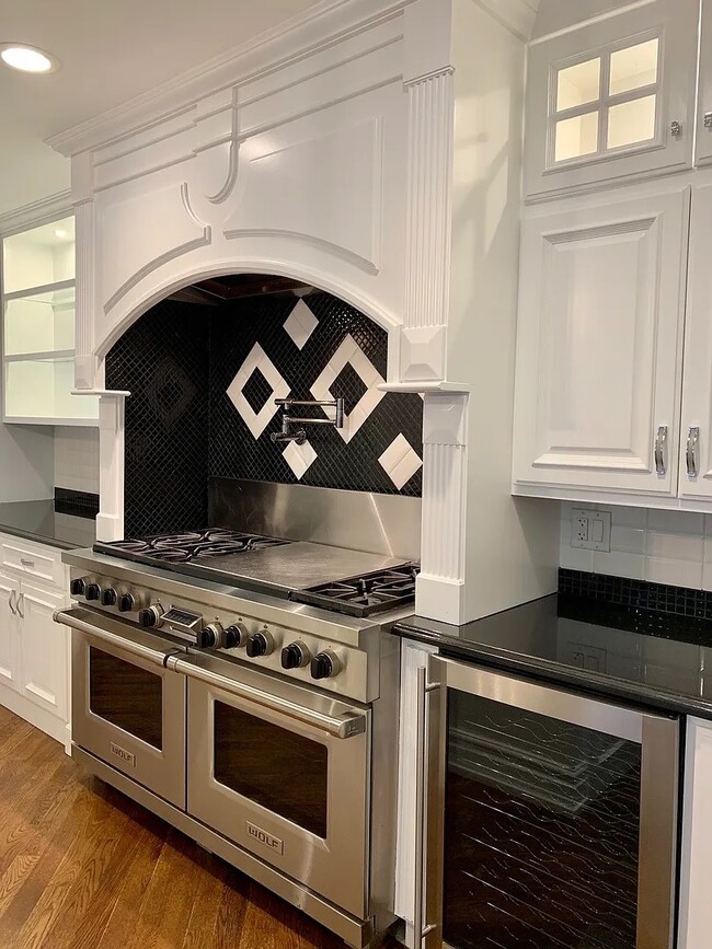 Building Photo - 131 Montgomery Ln