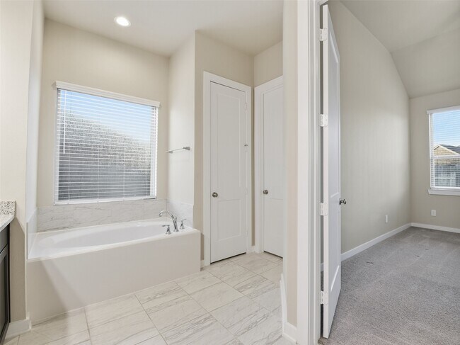 Building Photo - 9515 Willard Dr