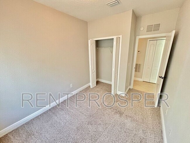 Building Photo - 3719 S Lake Orlando Pkwy